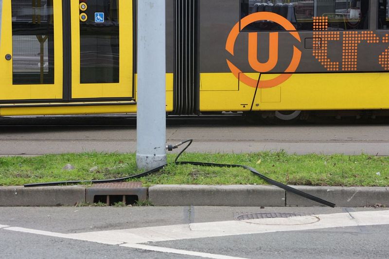Sneltram ontspoort nabij Utrecht Centraal 